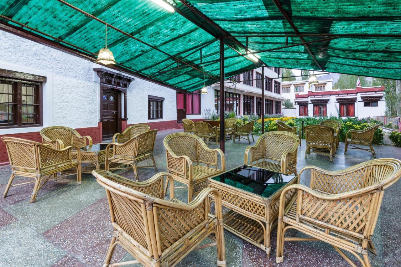 Hotel Asia Leh Bagian luar foto