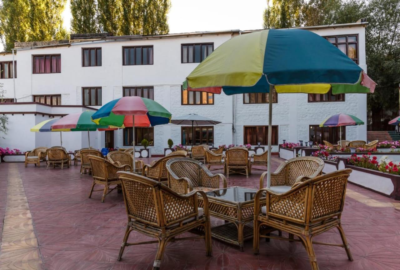 Hotel Asia Leh Bagian luar foto