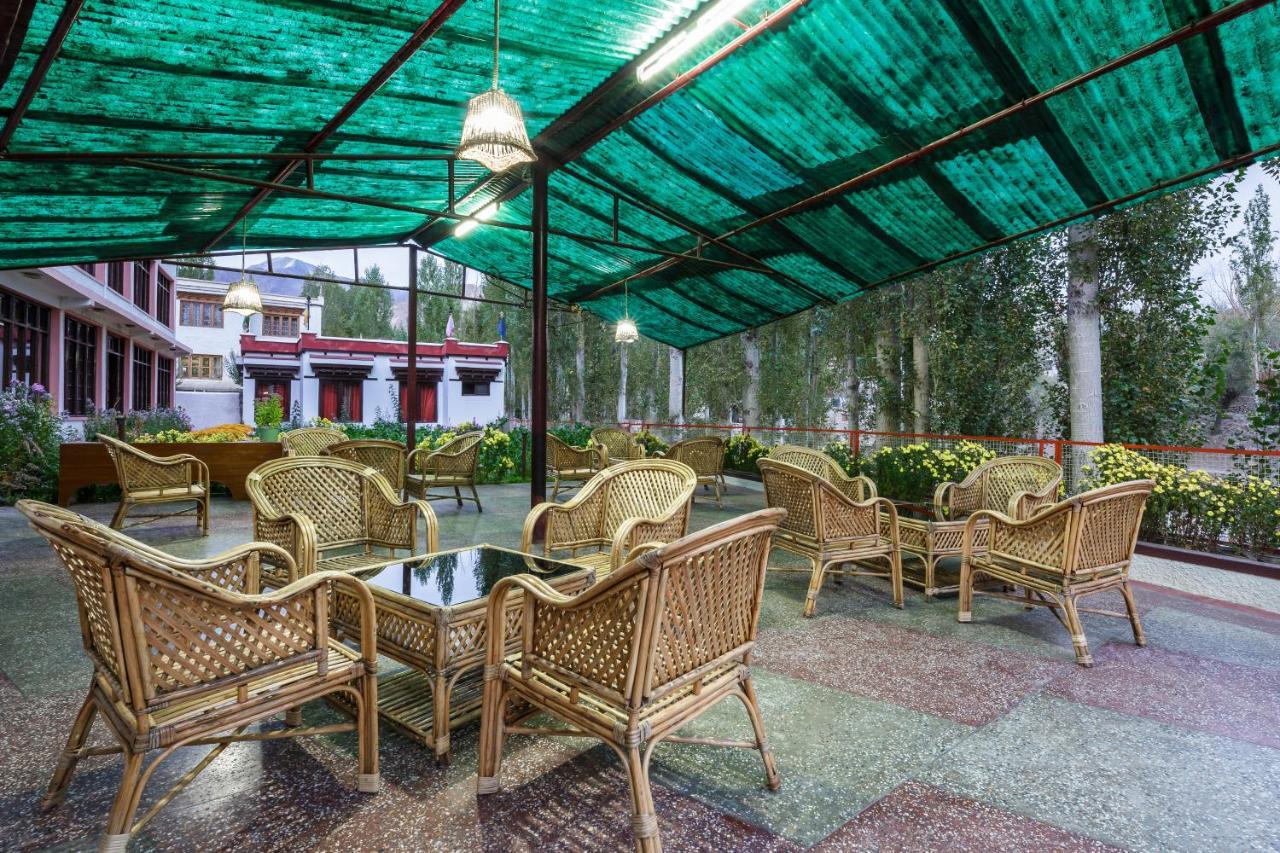 Hotel Asia Leh Bagian luar foto